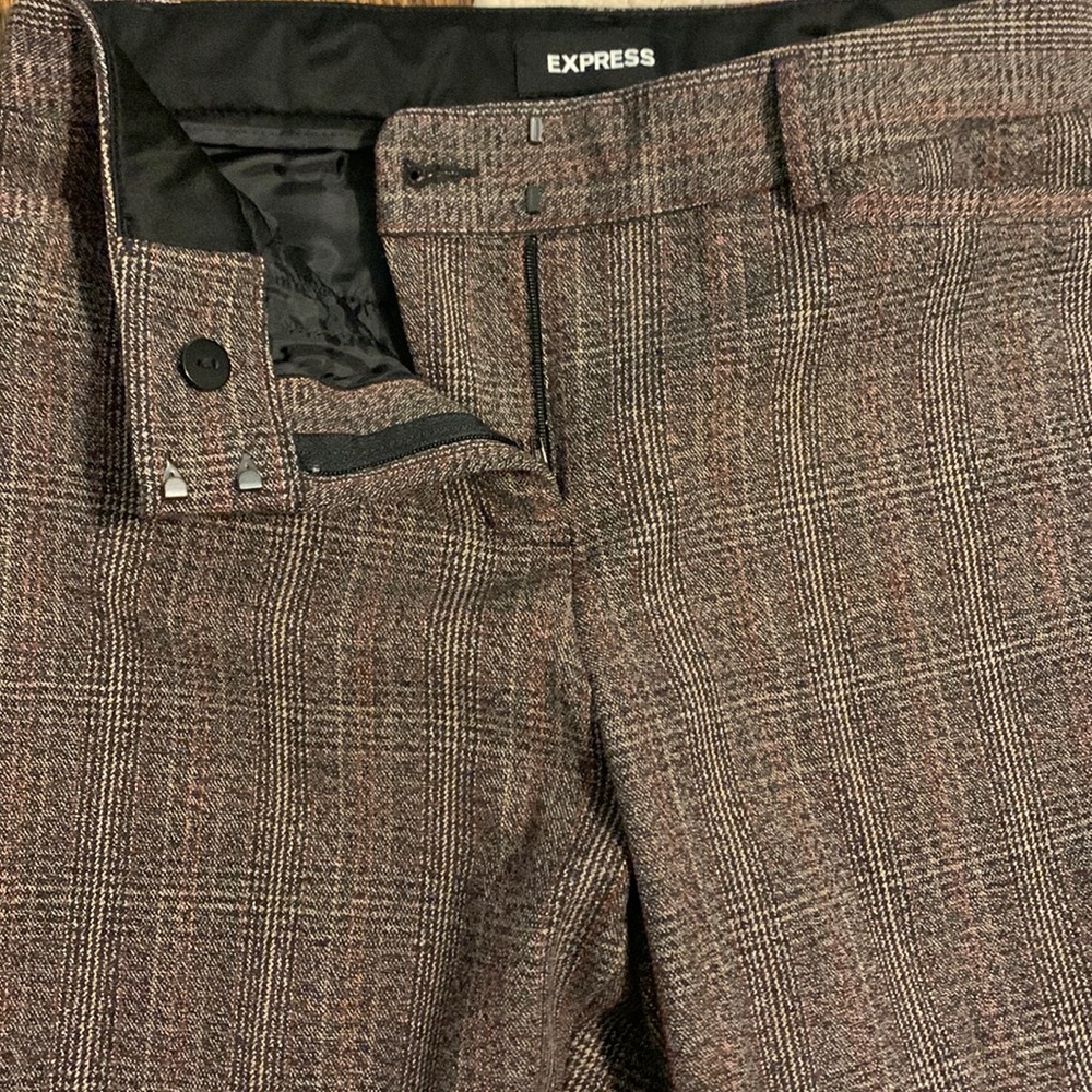 Express columnist barely boot mid-rise pant.